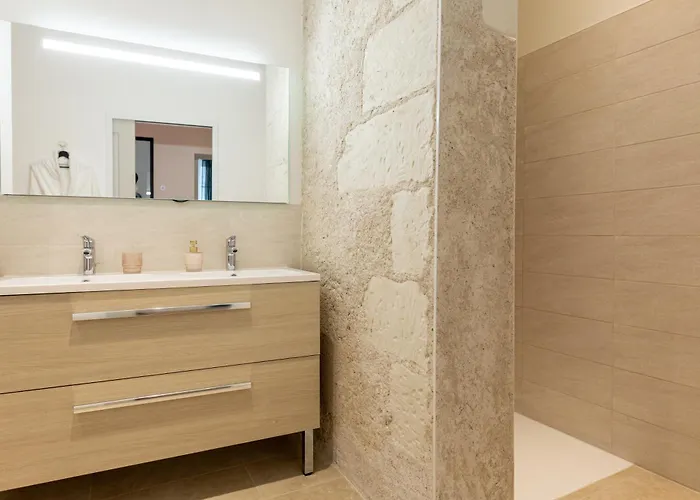 La Halte Au Tuffeau טור